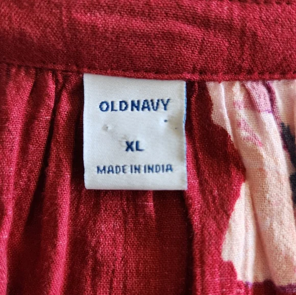 Old Navy Women's Floral Button-Front Blouse - Burgundy - Picture 5 of 6